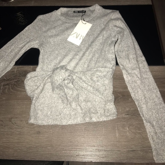 BRAND NEW Zara sweater with a bow. Sold out! - Picture 1 of 1